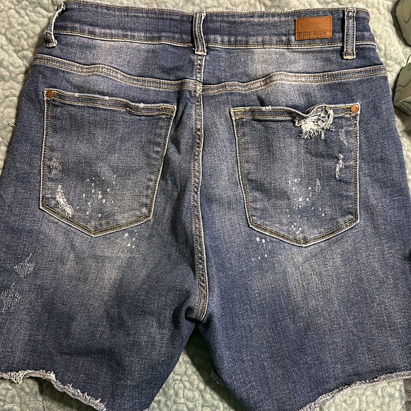 Judy Blue shorts - Picture 3 of 3